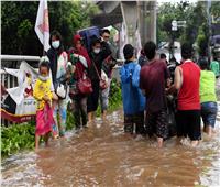 صور وفيديو| فيضانات عارمة تجتاح إندونيسيا