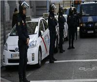 الشرطة الإسبانية تعتقل أكثر من 30 شخصا بالاحتجاجات على حبس مغني الراب