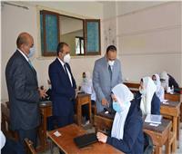 نائب محافظ المنيا يتابع سير امتحانات الصف الأول الثانوي باللجان