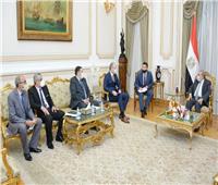 مرسي يبحث تعزيز التعاون بين الإنتاج الحربي والشركات البيلاروسية