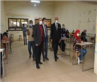 رئيس جامعة الأقصر يتابع سير امتحانات الفصل الدراسي الأول