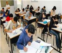 محافظ السويس يتفقد امتحانات الشهادة الإعدادية ويشيد بالإجراءات الوقائية 