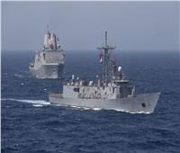 البحرية المصرية والأمريكية تنفذان تدريبًا عابرًا بنطاق الأسطول الجنوبي