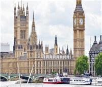 بريطانيا تمدد العمل بالقوانين الخاصة بكورونا 6 أشهر