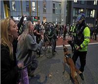 اعتقال 10 أشخاص خلال احتجاجات عنيفة في بريستول بإنجلترا