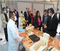 «العناني» يفتتح أول مصنع للمستنسخات الأثرية في مصر والشرق الأوسط 