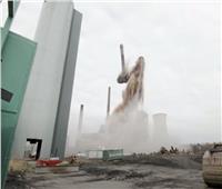 شاهد.. تفجير موجه لمبنى محطة توليد طاقة في مدينة ألمانية