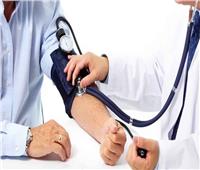 «ضغط الدم الكاذب».. تعرف على متلازمة «المعطف الأبيض» وأعراضها