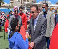 في يوم اليتيم.. محافظ الإسكندرية يكرم ٢٥٠ طفلا