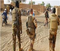 وسيط بين مالي وإرهابيين: الحكومة دفعت مليوني يورو فدية لإنقاذ رهينة