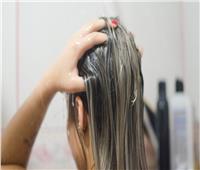 أسهل طريقة لعمل «ماسك الحنة» لترطيب الشعر في المنزل 