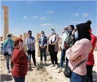 طلاب سياحة مطروح في زيارة علمية لمنطقة آثار مارينا