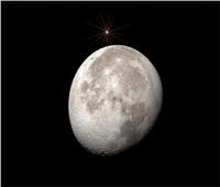 «الختم الفلكي بأبوظبي» يرصد احتجاب المريخ خلف القمر| فيديو