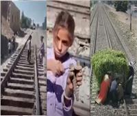 عمرو أديب يعرض مقاطع فيديو لمواطنين يخربون قضبان السكة الحديد