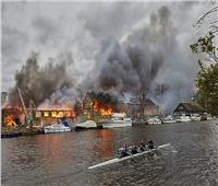  حريق ضخم في حوض قوارب قرب  نهر التايمز