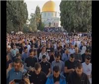 وسط هتافات مناهضة للاحتلال الإسرائيلي.. أجواء صلاة العيد بالقدس |فيديو