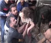 شاهد | لحظة انتشال طفلة فلسطينية من تحت أنقاض منزلها بعد 7 ساعات