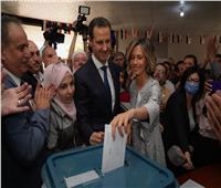 بشار الأسد يدلي بصوته في انتخابات الرئاسة السورية | صور