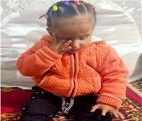 والدة«طفلة فقدت بصرها»: الأطباء عرضوا عليَّ ملايين مقابل التنازل عن حق بنتي.. فيديو 