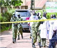 بعد فشل محاولة اغتياله .. مسلحون يقتلون ابنة وسائق وزير أوغندي  
