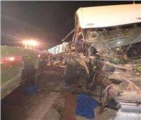 ارتفاع ضحايا حادث تصادم أتوبيس وسيارة في الوادي الجديد إلى 24 شخصًا