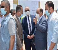 وزير التنمية المحلية ومحافظ بني سويف يتفقدان الموقف التنفيذي للمدفن الصحي بسنور