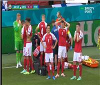 حزن كبير من لاعبي الدنمارك عقب سقوط إيركسن ومحاولة إنقاذه  