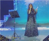 إليسا تبدأ حفلها فى الرياض بأغنية «وحشتونى»| فيديو 