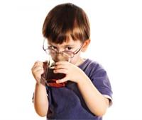 قد يسبب تسمم.. أضرار الشاي على الأطفال     