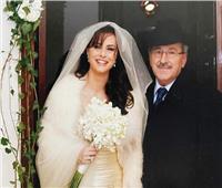 بفستان زفاف.. نور اللبنانية تحتفل بـ«يوم الأب» 