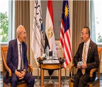 وزير خارجية ماليزيا يدعو «رئيس اقتصادية القناة» لعرض الفرص الاستثمارية