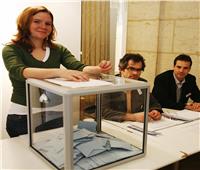 الفرنسيون يتوجهون إلى مراكز الاقتراع للتصويت في الانتخابات المحلية  