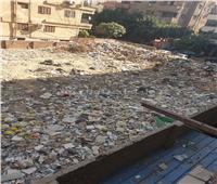 أرض فضاء تتحول لمقلب قمامة بمدينة نصر.. والأهالي: «محدش سائل فينا»| صور