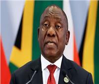 رئيس جنوب أفريقيا يطالب المتظاهرين بالهدوء وعدم تخريب المنشآت العامة 