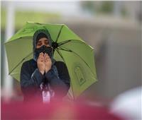 توزيع مظلة شمسية على ضيوف الرحمن ضمن مبادرة "ظل ووقاية٢"  