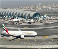 الإمارات تعلن وقوع حادث اصطدام بين طائرتين فى مطار دبى الدولى