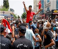 بث مباشر| اعتداءات الإخوان على التونسيين أمام مقر البرلمان
