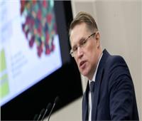 وزير الصحة الروسي: البيانات حول وضع شريحة أثناء التطعيم ضد كورونا «هراء»