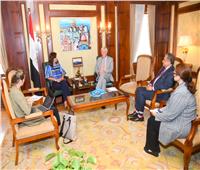 مكرم والسفير الهولندي يبحثان ترتيبات زيارة وزيرة الهجرة الهولندية إلى مصر