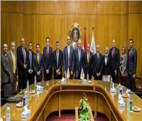 اقتصادية قناة السويس توقع عقداً عالمياً لإنشاء محطة «صب جاف للحبوب والغلال» شرق بورسعيد