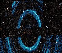 العثور على حلقات شبحية تشبه «بوابة النجوم» حول ثقب أسود يبعد عن الأرض 