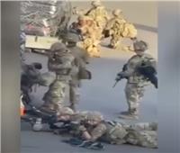 عناصر الجيش الأمريكي تشغل مواقع لإطلاق النار في مطار كابل | فيديو