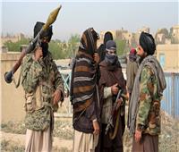 طالبان تتعهد بحكم «مختلف» وأفغان يواصلون الفرار من البلاد