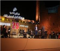 حفل ياسين التهامي كامل العدد في مهرجان القلعة للموسيقى والغناء