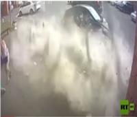 سقوط جدار من الطابق 18.. ونجاة إمرأة من الموت بأعجوبة في روسيا| فيديو