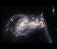 تلسكوب هابل الفضائي يلتقط صورة لمجرة تبعد عن الأرض 68 مليون سنة ضوئية