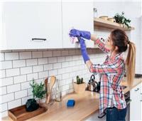 نصائح مهمة لتنظيف خزائن المطبخ