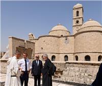 صور| ماكرون يلتقي مسيحيين الموصل في اليوم الثاني من زيارته للعراق