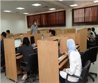 نائب رئيس جامعة أسيوط يتابع اختبارات القدرات الإلكترونية للطلاب المتقدمين للجامعات الأهلية