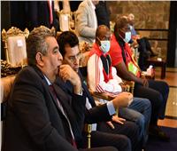 وزير الرياضة يؤازر منتخب مصر أمام أنجولا 